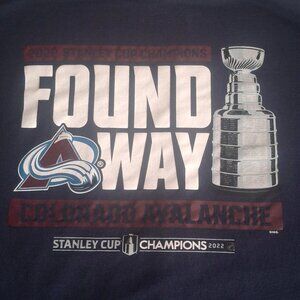 T Shirt NHL Colorado Avalanche 2022 Stanley Cup Champions Adult Size 2XL XXL